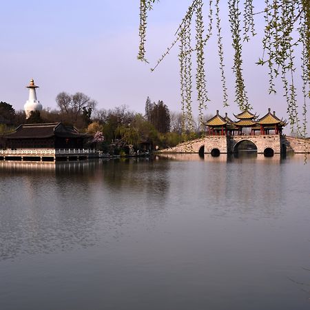 Crowne Plaza Yangzhou By Ihg Hotel Exterior photo