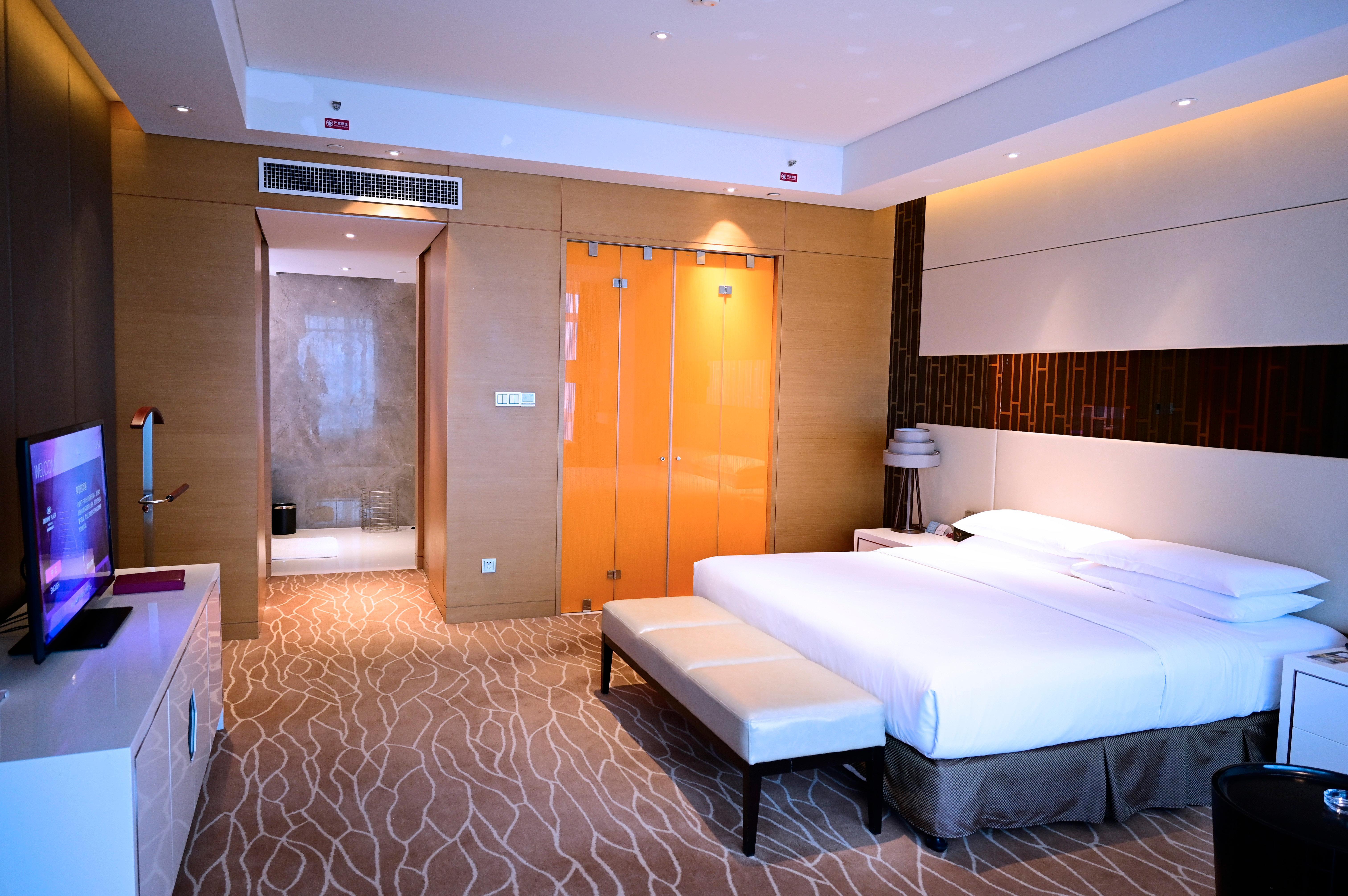 Crowne Plaza Yangzhou By Ihg Hotel Exterior photo
