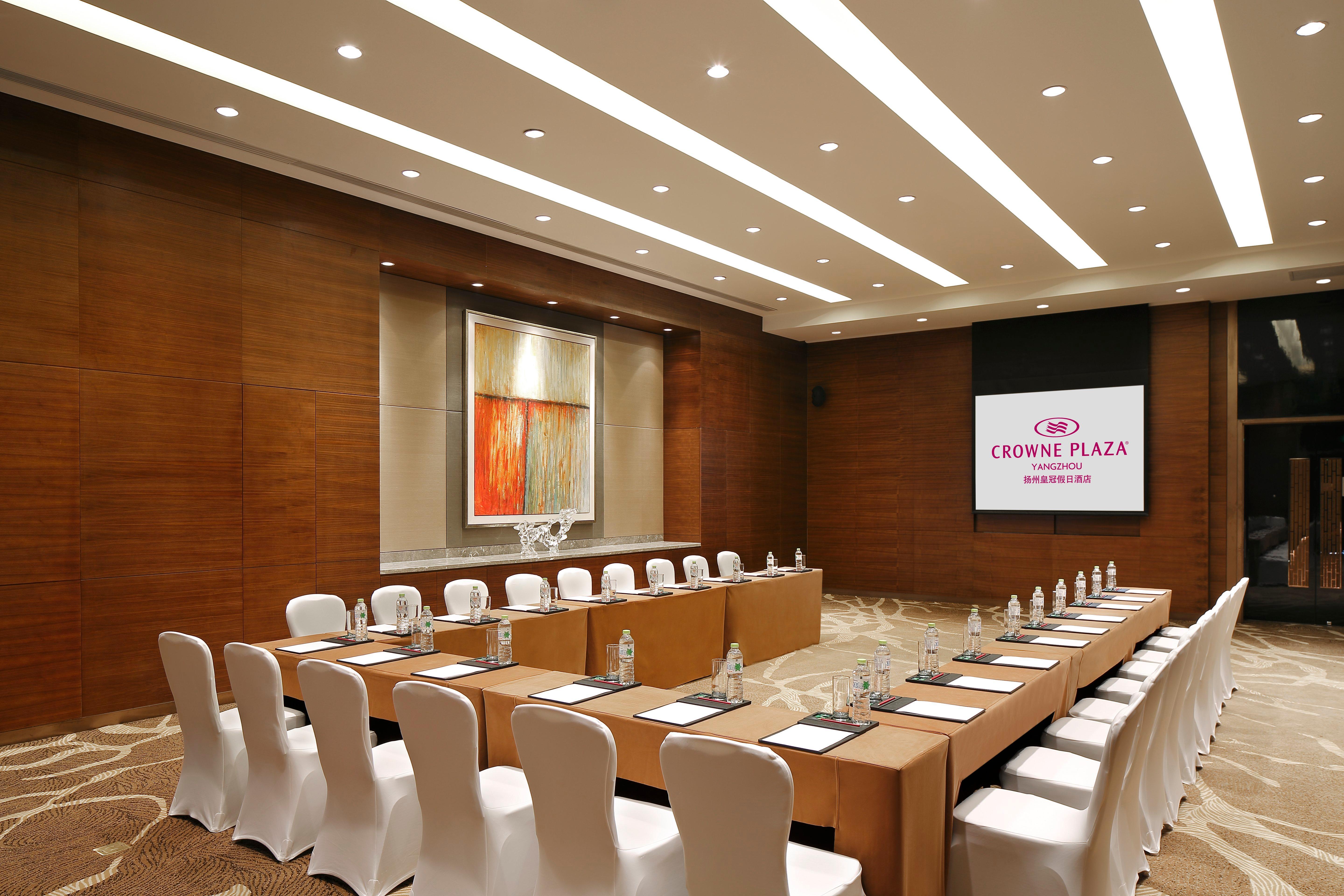 Crowne Plaza Yangzhou By Ihg Hotel Exterior photo