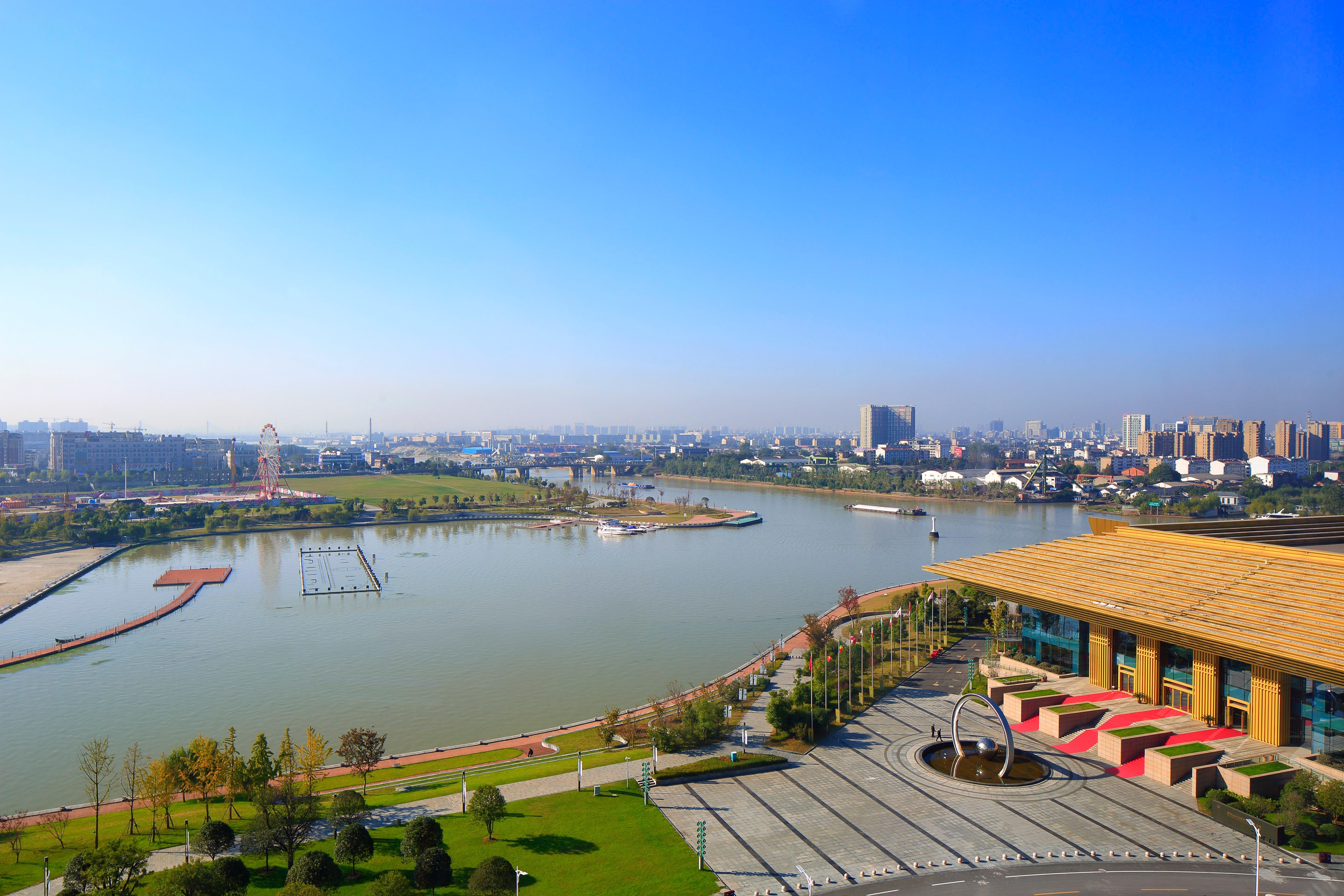 Crowne Plaza Yangzhou By Ihg Hotel Exterior photo