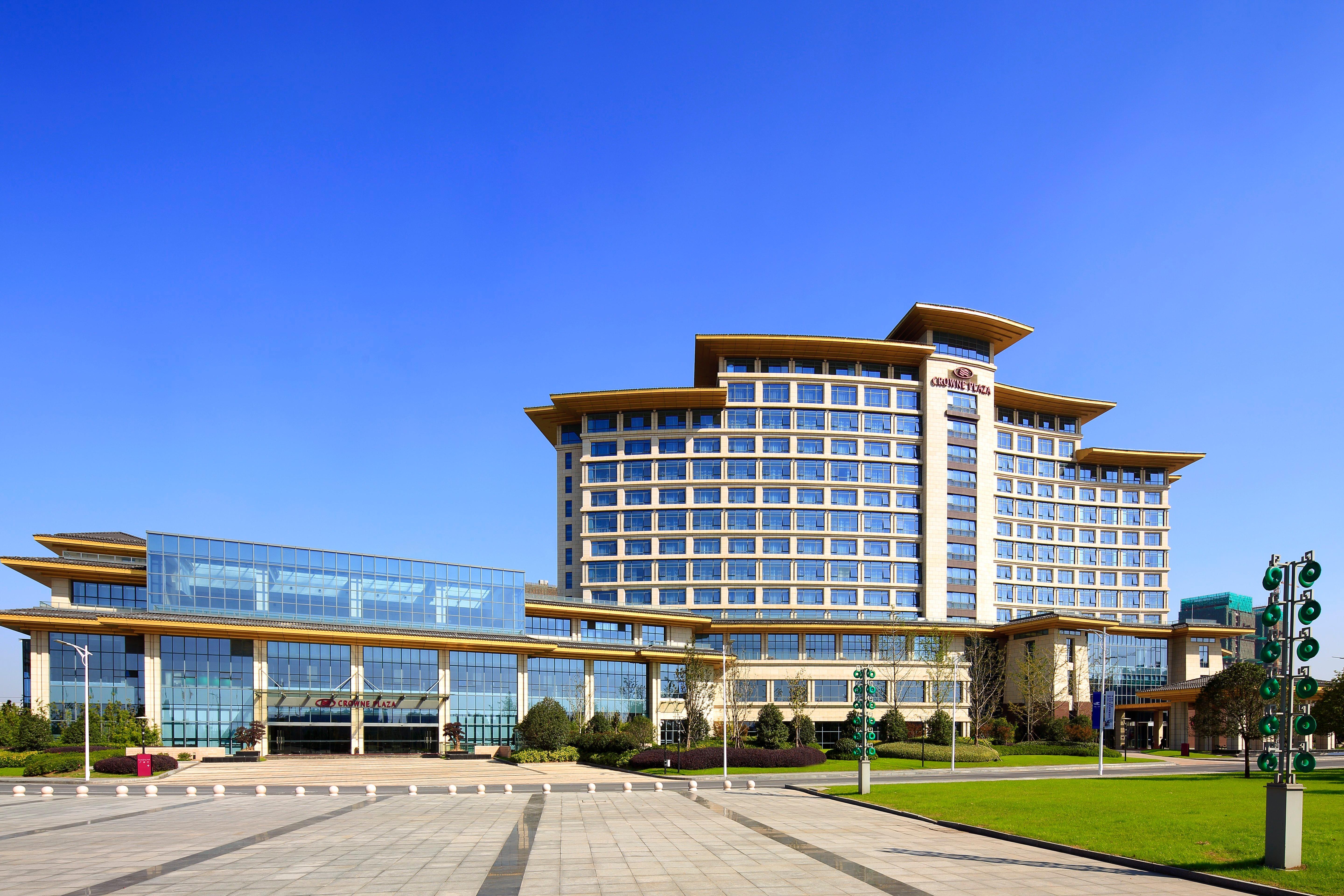 Crowne Plaza Yangzhou By Ihg Hotel Exterior photo