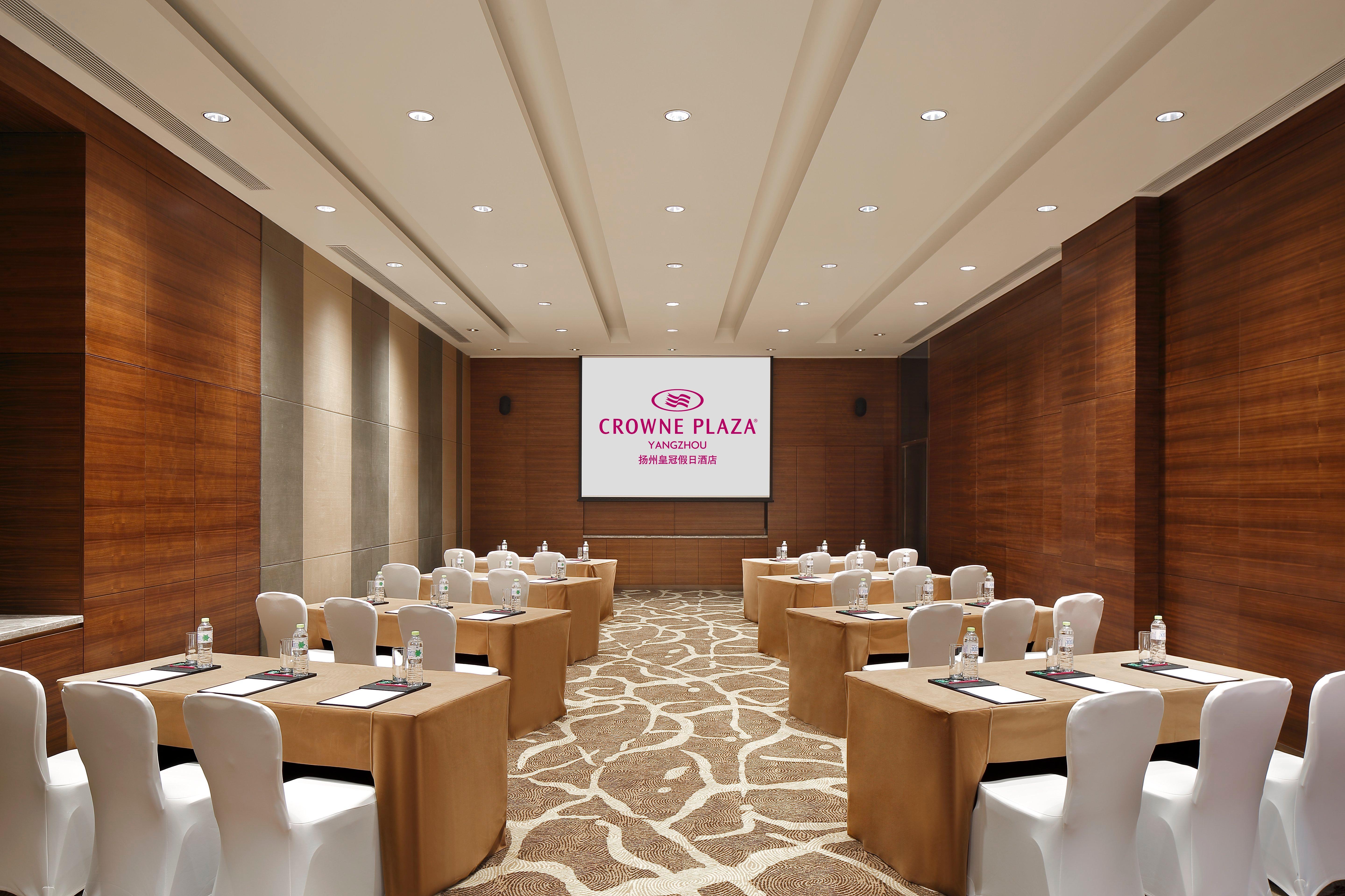 Crowne Plaza Yangzhou By Ihg Hotel Exterior photo