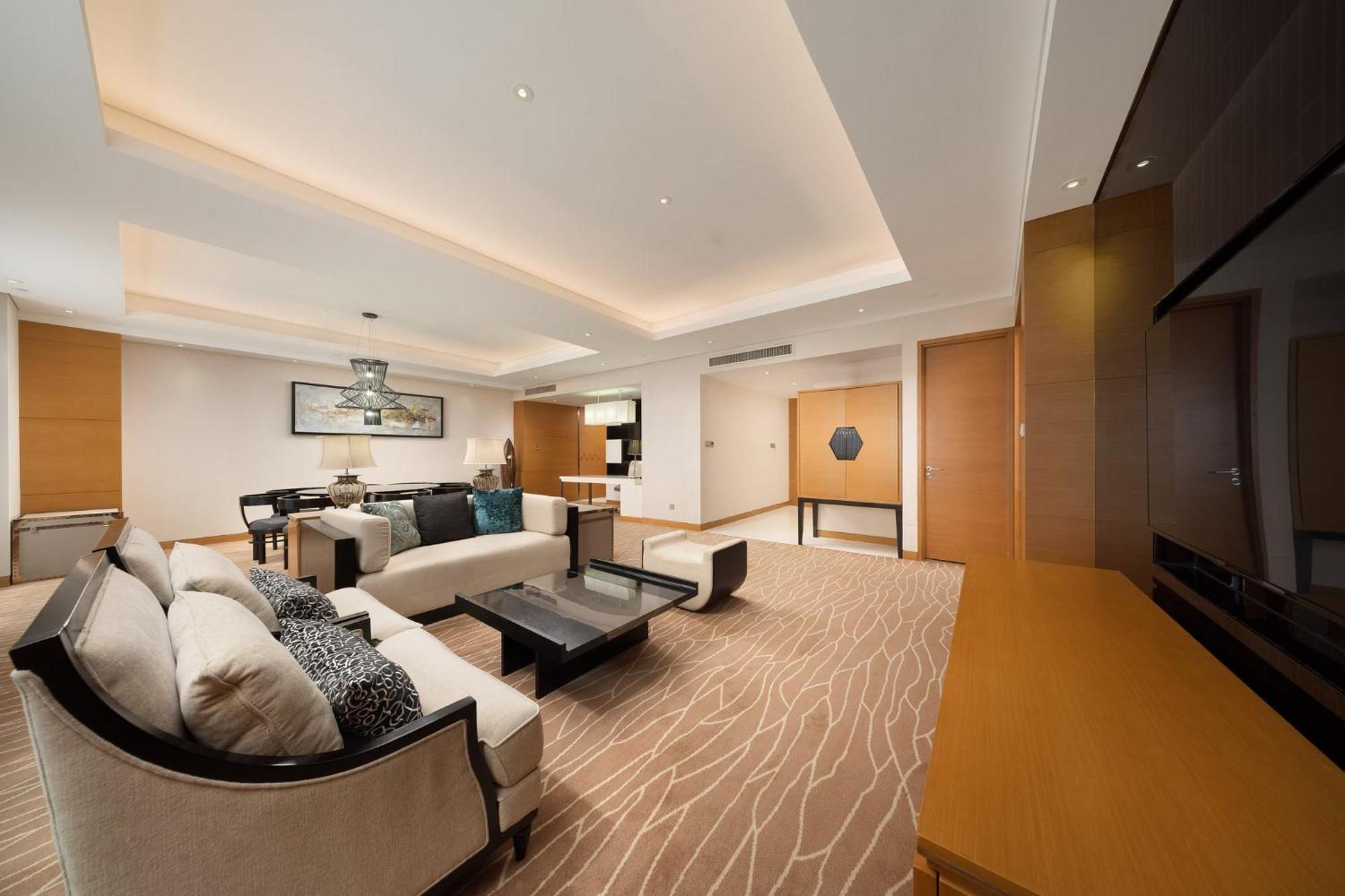 Crowne Plaza Yangzhou By Ihg Hotel Exterior photo