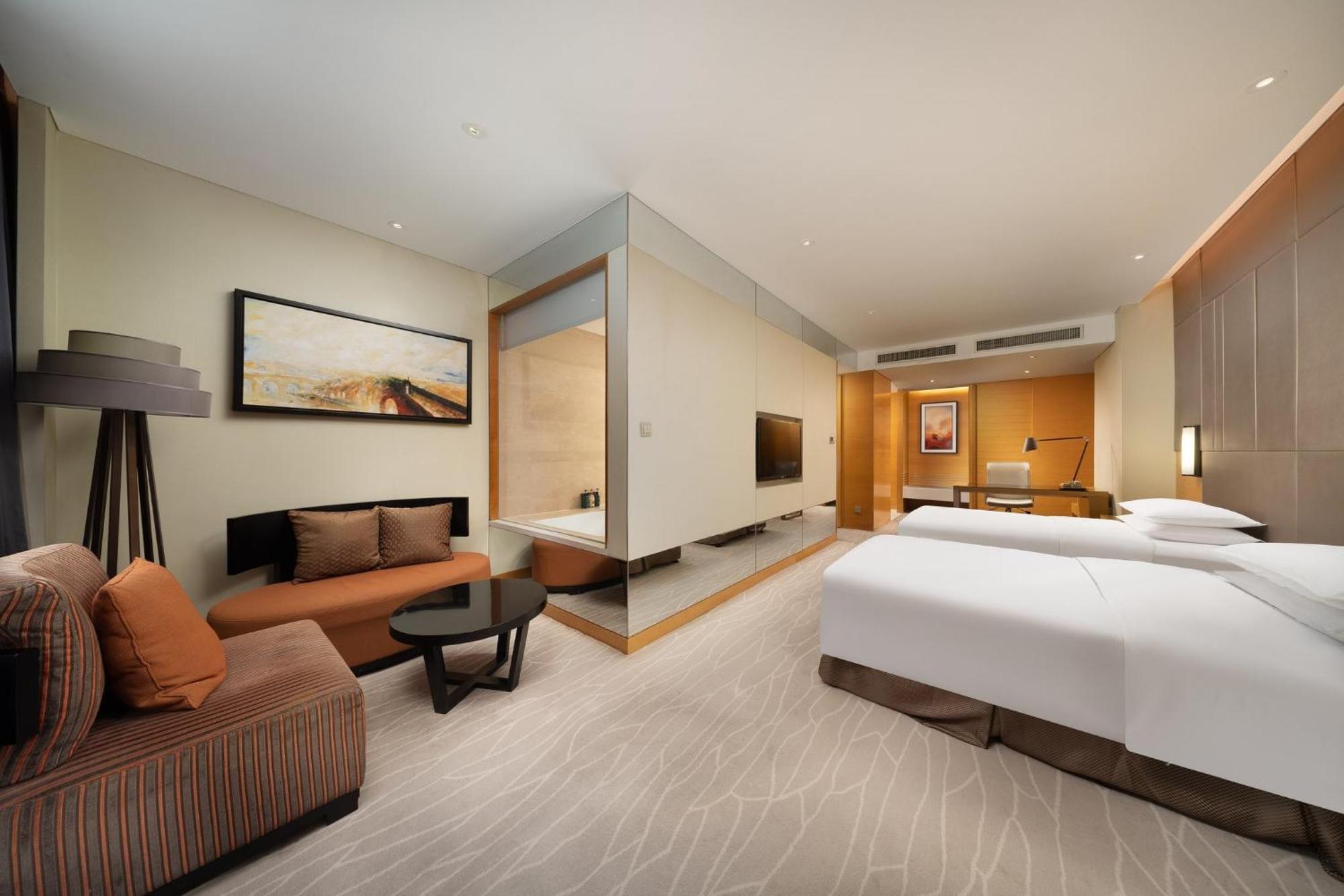 Crowne Plaza Yangzhou By Ihg Hotel Exterior photo